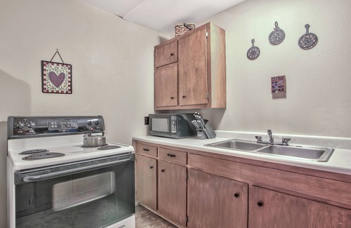 North Upper Truckee Cabina | Cholula 811c 4 Bedroom Cabin by RedAwning