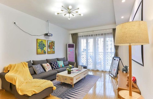 Yuzhong Apartamento | Chongqing Yuzhong·HongYaDong· Locals Apartment 00171430