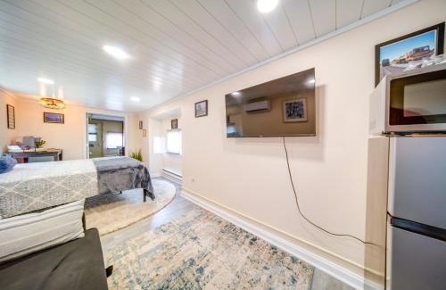 Adrian Furnace Apartamento | Choo Choo Blue, Converted Railcar in DuBois!