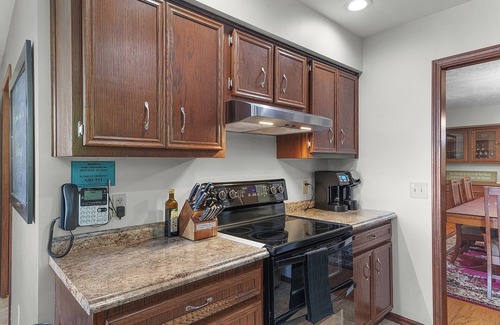 West Olive Casa | Choose either Christmas or New Year’s- Private Mini Resort w Indoor Pool & Sauna