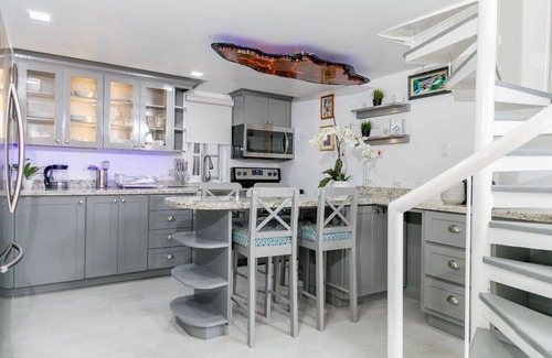 Barbican Apartamento | Choose To Be Happy @ The Seville #E3 [2-Bedroom]