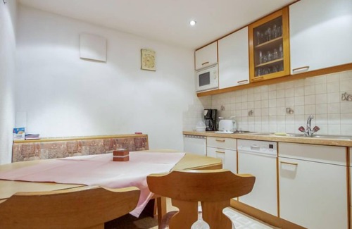 Pettneu am Arlberg Apartamento | Christian by Interhome