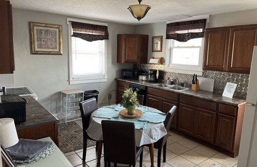 Williamstown Apartamento | Christian, veteran, family owned and operated