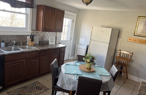 Williamstown Apartamento | Christian, veteran, family owned and operated