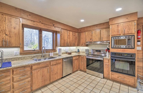 Christiansburg Casa | Christiansburg Home ~ 12 Mi to Virginia Tech!