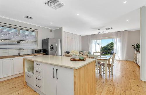 Christies Beach Casa | Christies Grove - Seaside Bliss near McLaren Vale