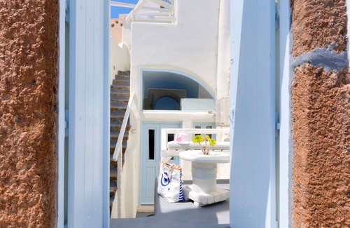 Fira Casa | Christina's Cave House