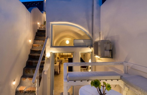 Fira Casa | Christina's Cave House
