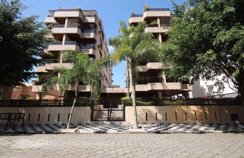 Jardim Sao Miguel Apartamento | CHRISTMAS AND NEW YEAR'S EVE AVAILABLE. Spacious and airy, ideal for families. Guarujá Cove