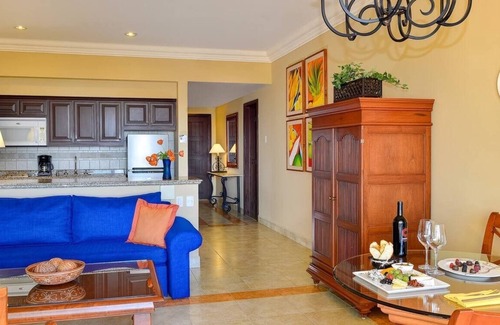 Paraíso Escondido Apartamento | Christmas in Cabo Luxury Presidential Suite Sleeps 8 2 Baths Oceanfront Resort