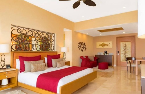 Conchas Chinas Complejo | Xmas at Garza Blanca: 2-bdrm Beachfront suite in Puerto Vallarta resort.Sleeps 6