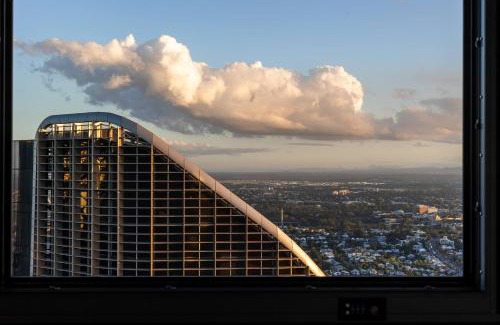 Brisbane Central Business District Apartamento | Chrome Sonata - State Secrets & Skyline Sheets.