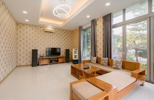 Ha Long Villa | Chuỗi Villa Tuần Châu 7 ngủ Glen - Cạnh Biển - có BỂ BƠI và Sân Vườn rộng