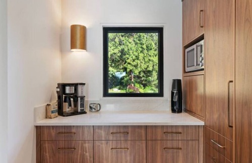Bellingham Casa | Chuckanut Beachfront Sanctuary