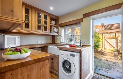 East Dereham Cabaña | Church Cottage (CA), Castle Acre, Norfolk