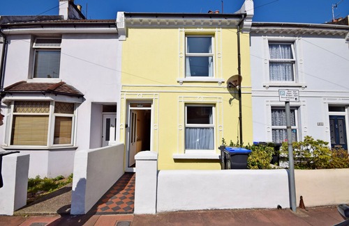 Worthing Cabaña | Church Cottage, Worthing - una casa de pueblo con capacidad para 5 personas en 2 habitaciones