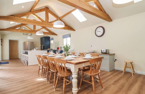 Dunwich Cabaña | CHURCH FARM BARN, pet friendly, luxury holiday cottage in Westleton