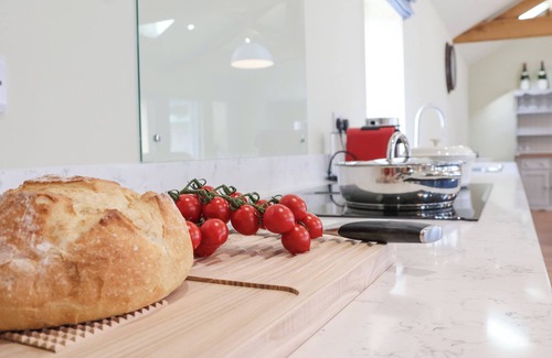 Dunwich Cabaña | CHURCH FARM BARN, pet friendly, luxury holiday cottage in Westleton