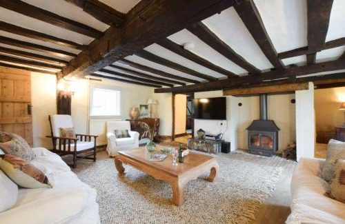 Cookley Casa | Church Farmhouse, Cookley