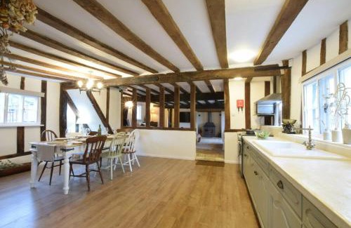 Cookley Casa | Church Farmhouse, Cookley