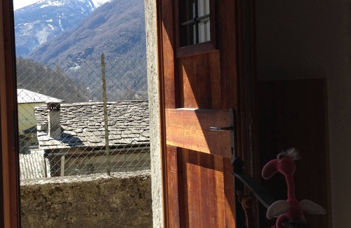 Chiesa in Valmalenco Cabina | Iglesia en Casa Valmalenco en Borgo