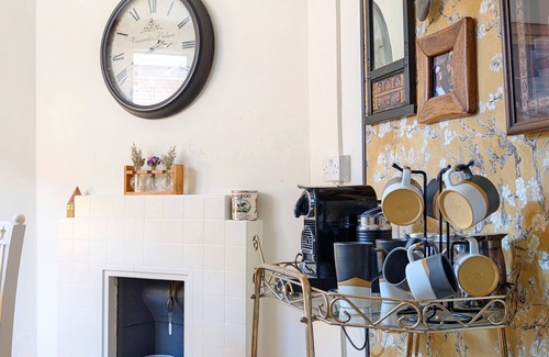 Emsworth Cabaña | Church Path - a town house that sleeps 6 guests in 3 bedrooms