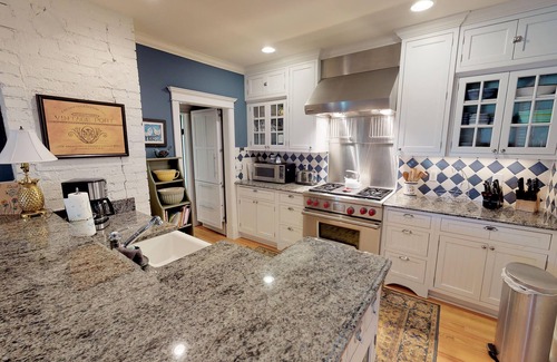 Harbor Springs Casa | Church Street Home - 2 Blocks to Shops and Dining