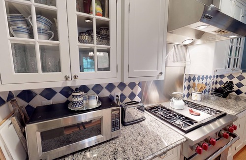 Harbor Springs Casa | Church Street Home - 2 Blocks to Shops and Dining
