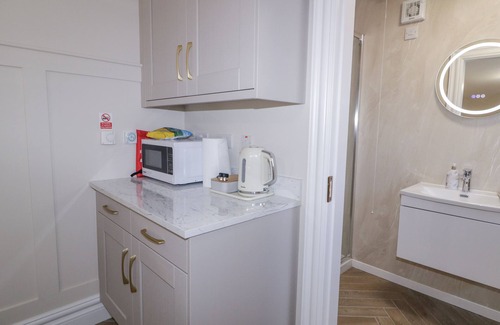 Portstewart Cabaña | CHURCH STUDIO, romantic in Portstewart, County Londonderry