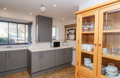 Loversall Cabaña | Church View Cottage