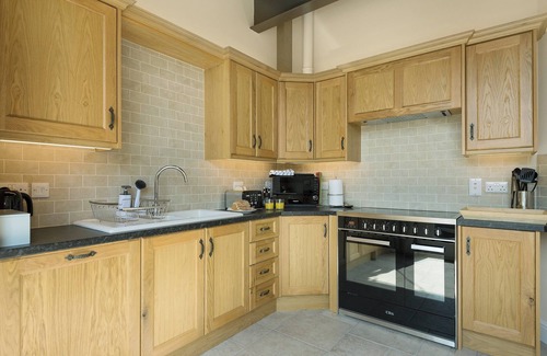 Wainfleet All Saints Cabaña | Church View - UKC2302