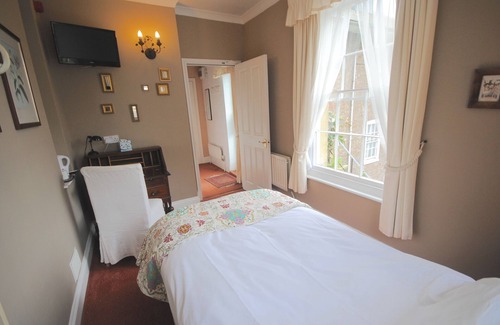 Dover Casa | Churchill Guest House