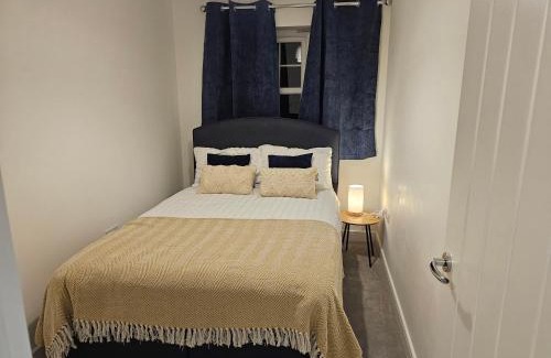 Twigworth Apartamento | Churchill House 3 Bedroom Sleeps 6 Free Parking