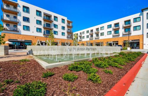 Menlo Park Apartamento | Churchill Living at Anton Menlo