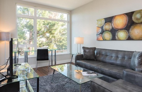Shoreline West Apartamento | Churchill Living Montrose