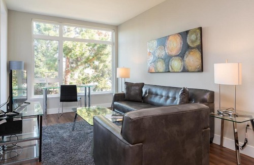Shoreline West Apartamento | Churchill Living Montrose