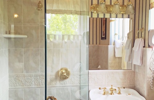 Napa Cama Y Desayuno | Churchill Manor B&B