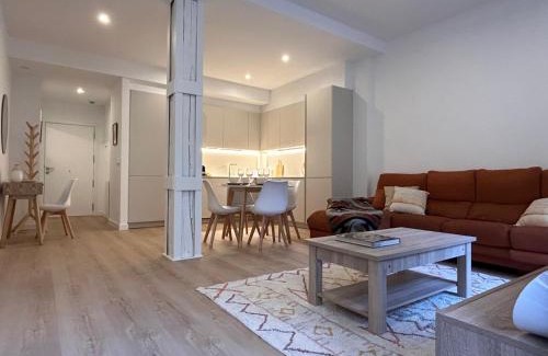 San Sebastian Centro Apartamento | Churruca apartment with terrace