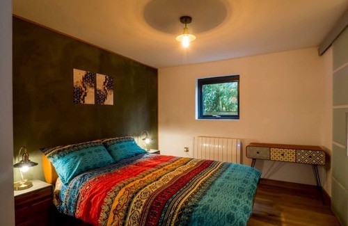 St. Agnes Cabina | Chy Glynn. Luxury lodge with hot tub and views.