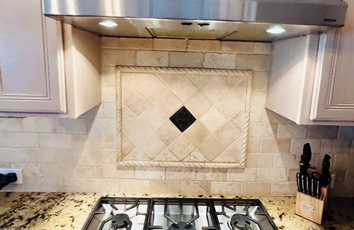 Southeast Arlington Casa | Ciao Bella! KING/Queen Beds, Pool/Spa-Spacious 2 story home centrally located!