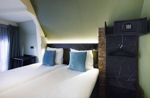 Burgwallen Nieuwe Zijde Hotel | Ciao Papa Hotel Amsterdam Central Station