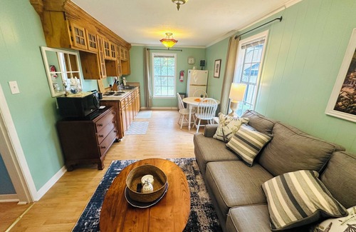Laurel Apartamento | Cici's Hilltop Haven Laurels top choice