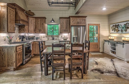Ellijay Cabina | Cider Mill House overlooking private stream w/ firepit