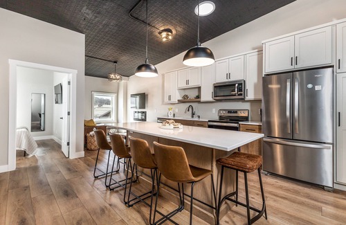 Galena Apartamento | Cider Sips & Cozy Nights @ Gazette Suites on Commerce St! Dedicated Parking!