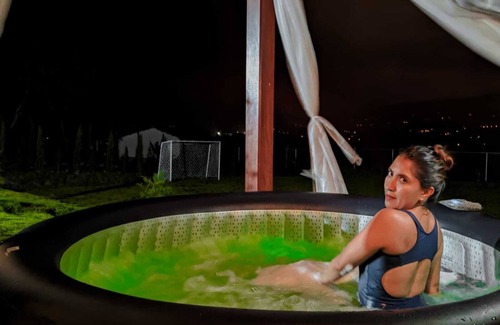 Latacunga Cabina | La Cabaña de Ciela con Jacuzzi Minigolf (apta para mascotas)