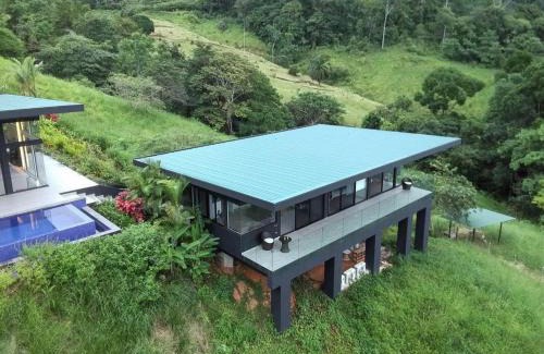 Savegre Casa | Cielo Rojo