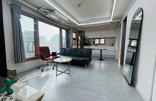 Seongsu Apartamento | 칠Seongsu Station Jungnangcheon Cherry Blossom Road Han River airport bus