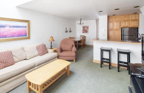 Telluride Casa | Cimarron Lodge 7 by AvantStay Ski-InSki-Out Property in Complex w Two Hot Tubs