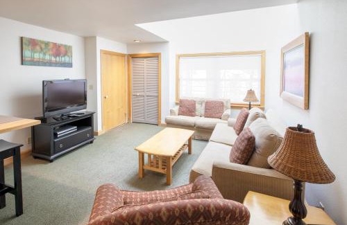 Telluride Casa | Cimarron Lodge 7 by AvantStay Ski-InSki-Out Property in Complex w Two Hot Tubs