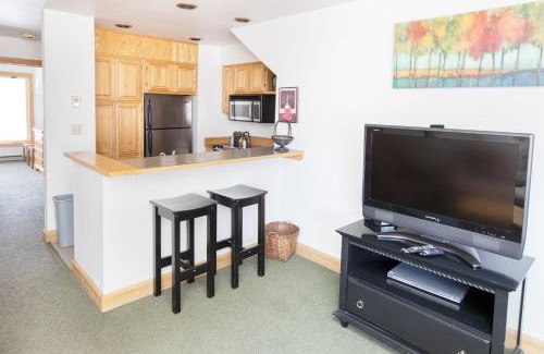 Telluride Casa | Cimarron Lodge 7 by AvantStay Ski-InSki-Out Property in Complex w Two Hot Tubs